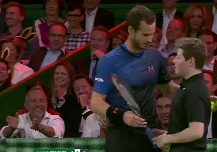 Lišák Murray! Na mečbol proti Federerovi poslal podavače míčků! Ten si pak Brita vychutnal!