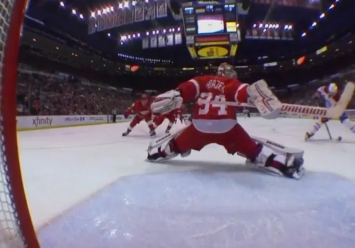 Úchvatný Mrázek! V NHL předvedl famózní „gumový“ zákrok! Přijede na MS?