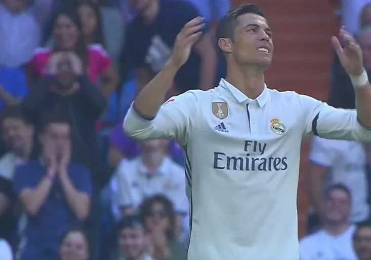 Obranný zákrok sezóny! Savič neuvěřitelně překazil radost Ronaldovi v madridském derby!