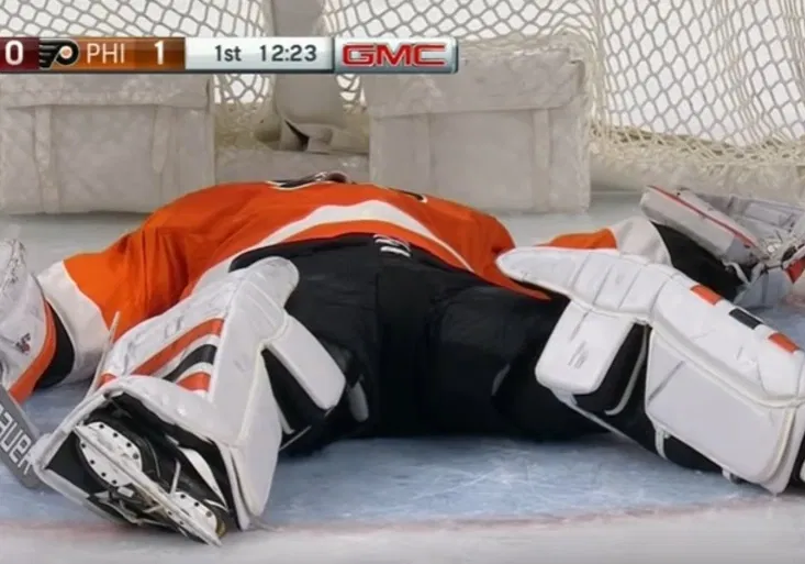 Neuvirth zkolaboval během zápasu NHL! Ukazoval, že bude OK