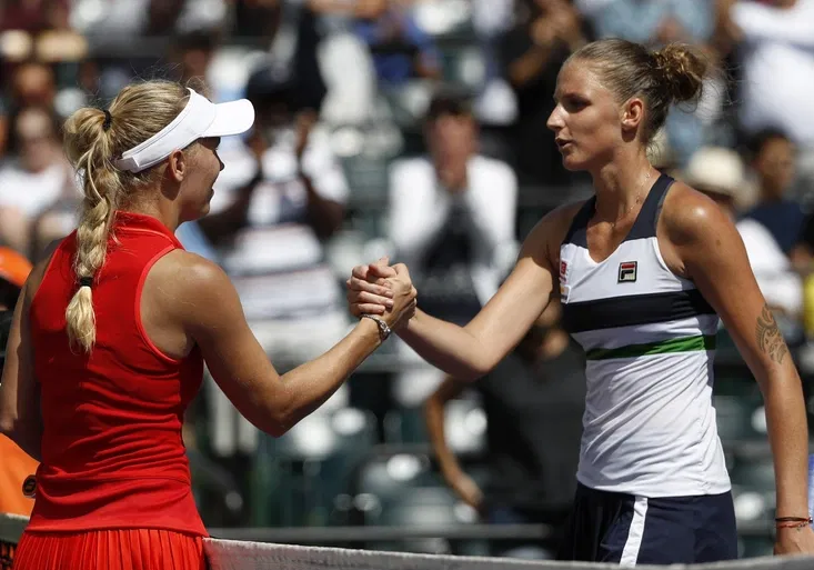 Střílej, nabádal kouč Kotyza. Plíšková proti obranářce Wozniacké moc chybovala