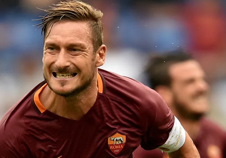 Cristiano Ronaldo? Messi? Vůbec! S jakým bombarďákem si Totti vždycky toužil zahrát?