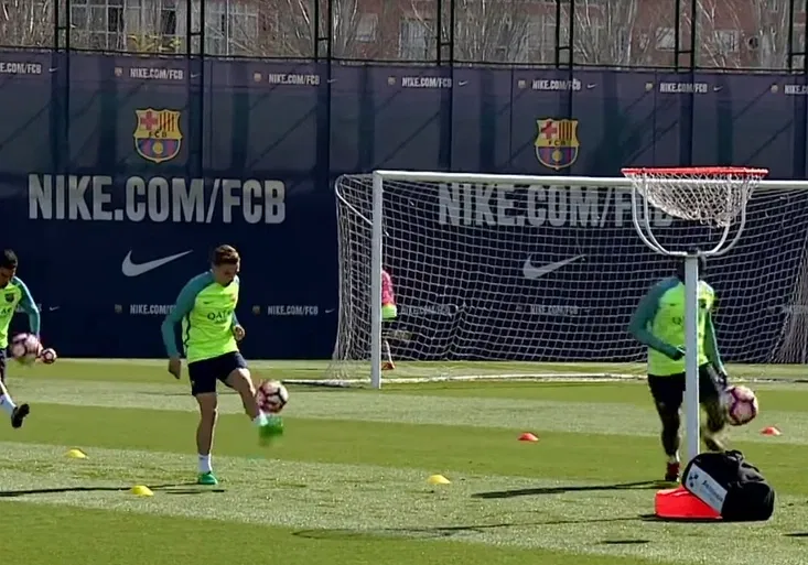 Bláznivý trénink Barcelony! Co vymyslel vtipálek Luis Enrique?