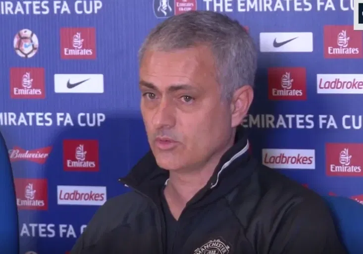 Jidáš je pořád jednička! Jak bravurně Mourinho setřel pokřikující fanoušky Chelsea?!