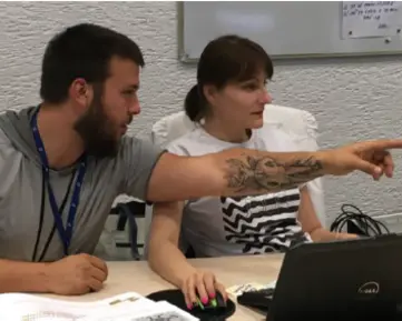 Každ&yacute; si mysl&iacute;, že call centrum jen vol&aacute; lidem. Omyl...