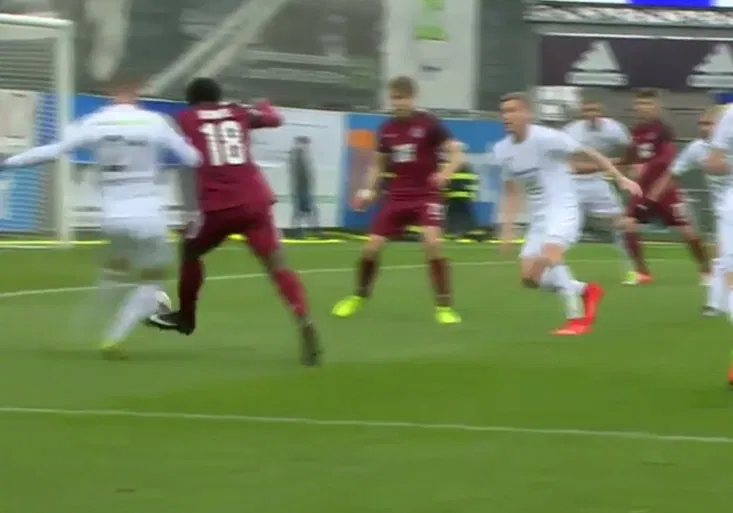 VIDEO: Sebral sudí Spartě penaltu? Faul na Konatého zůstal v Boleslavi nepotrestán! Místo toho udeřili domácí z rohu