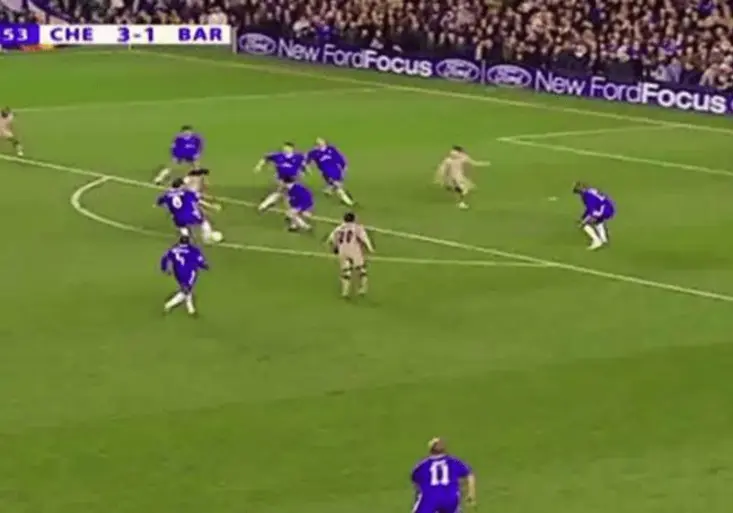 Legendární gól má 12 let! Ronaldinho zatančil a vyškolil zmraženého Čecha