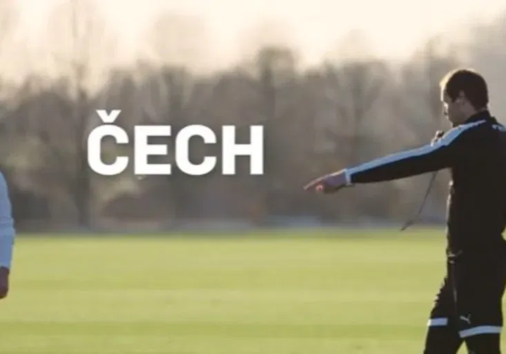 Přísný Petr Čech: Zkusil si roli sudího a hned tasil červenou kartu!