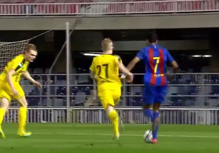 Zapište si to jméno! Mladík z Barcelony v Lize mistrů úžasně vyškolil Dortmund. Je to nový Messi?