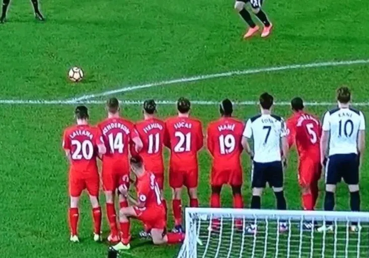 Geniální plán? Liverpool ukázal nejsměšnější bránění trestňáku! Co to mělo znamenat?