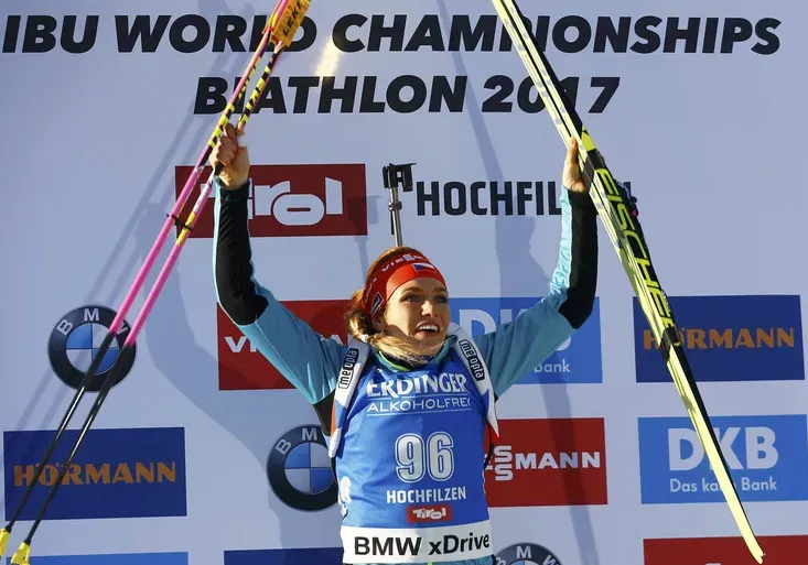 Zlatá Gábina! Koukalová je mistryní světa ve sprintu! Komu děkovala v cíli?