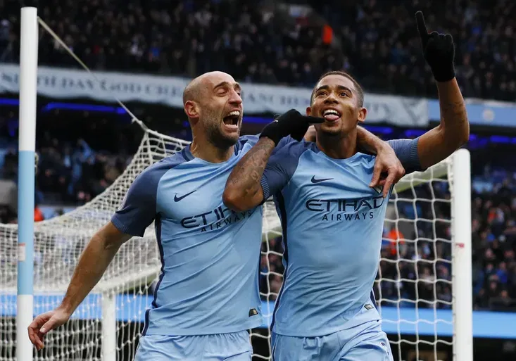 Hrdina City Gabriel Jesus si z bývalky neutahoval! Žena však za jeho telefonickou oslavou je!