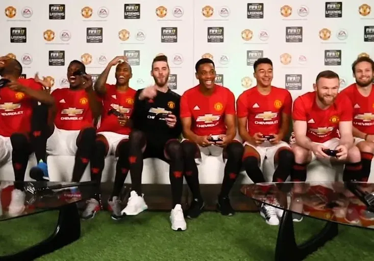 Famózní bitva hráčů Manchesteru United ve FIFĚ! Vyhrál tým Pogba nebo tým Rooney?