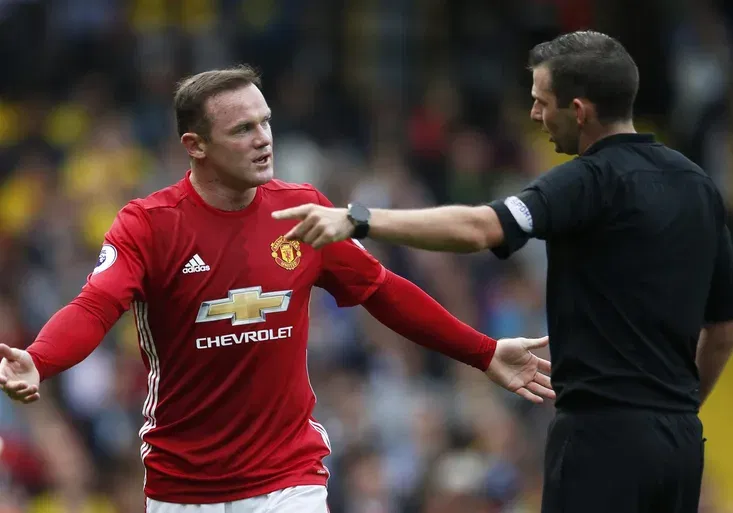 Přestupová bomba? Rooney prý v létě zamíří do Číny! Té nabídce se totiž nedá odolat!
