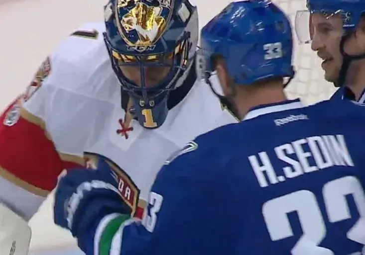 To je borec! Překonaný Luongo předvedl sportovní gesto, pogratuloval střelci gólu