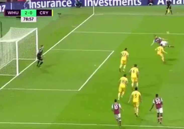 Kam se hrabou škorpióni! Andy Carroll předvedl nůžky z jiného světa!