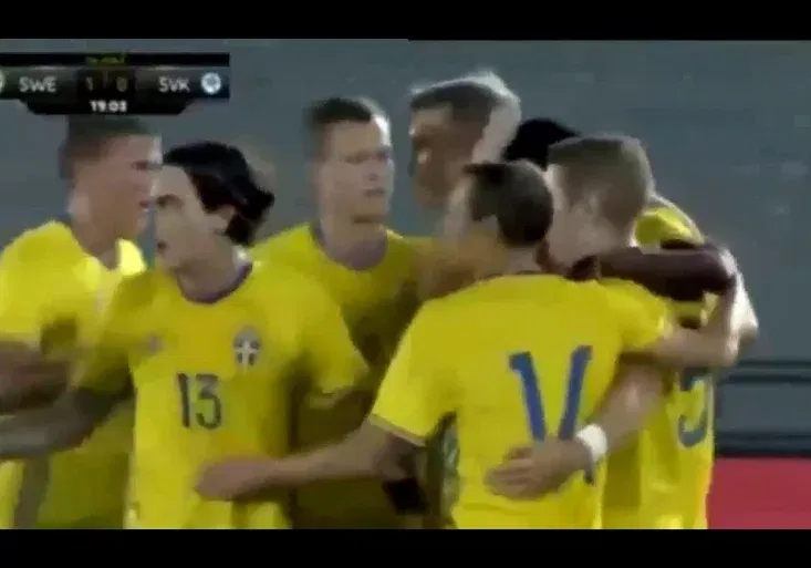 Slovenská ostuda jako řemen! "Bratia" prohráli s Ugandou a dostali ŠESTKU od Švédů! Motal je i debutant!