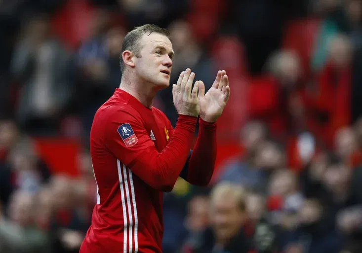 Skutečná LEGENDA Wayne Rooney! Kanonýr vyrovnal vzácný rekord a sbírá gratulace