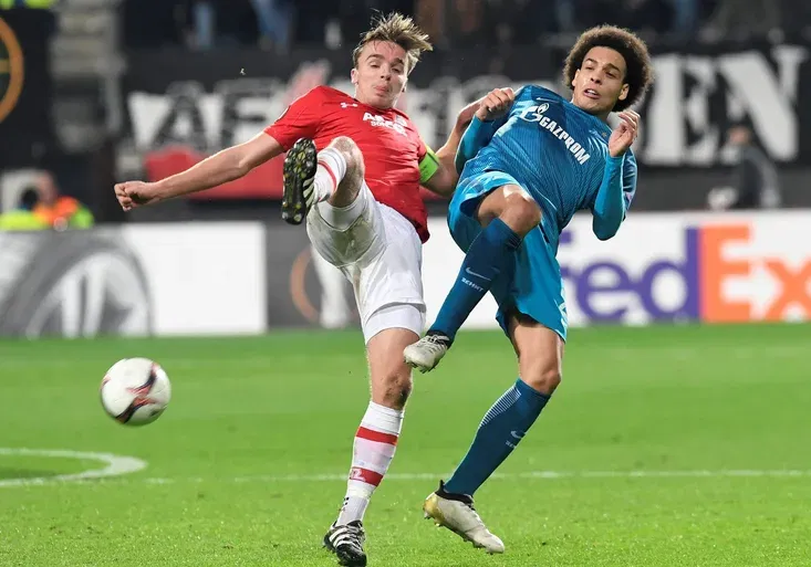 Další meganabídka z Číny! Belgičan má vydělávat stejně jako Ronaldo nebo Messi!