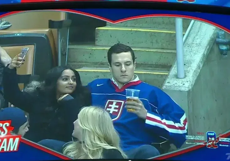 Famózní! Pivo, nebo přítelkyně? Slovenský fanda s rozhodnutím neváhal ani na vteřinu!