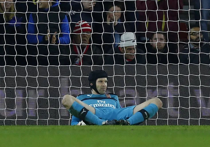 Petr Čech už není mezi TOP 10 gólmany světa. Odsunul ho Uganďan!