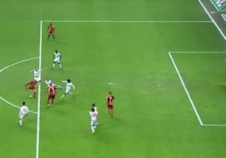 Brankář Zlámal dostal v Turecku neuvěřitelný gól! Sneijder předvedl geniální zakončení