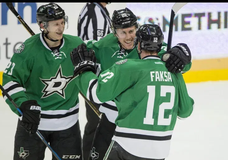 Faksa skóroval a byl první hvězdou. Jágr bodoval potřetí v řadě