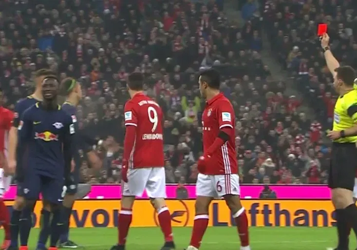 Myslel, že hraje FIFU?! Bláznivá červená pro Forsberga ukončila na Bayernu pohádku Lipska?