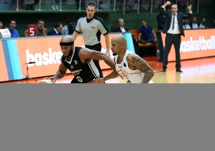 Nymburk už šilhá v Lize mistrů po postupu. V cestě jsou ale Turci. Přímý přenos na O2 TV Sport!