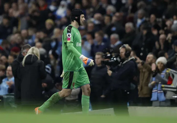 Petr Čech má v Premier League nový negativní rekord. Oba inkasované góly zaváněly ofsajdem!