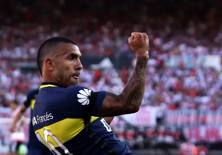 Kam se hrabou Messi s Ronaldem! Nejlépe placeným fotbalistou světa se stane Carlos Tévez