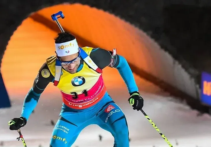 Biatlonový kotel hnal Fourcada za vítězstvím. Neskutečné, ocenil Francouz české fanoušky