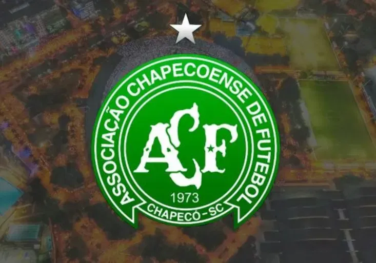 Klub Chapecoense do znaku přidal dvě hvězdy. Pomoc nabídla i slavná Barcelona