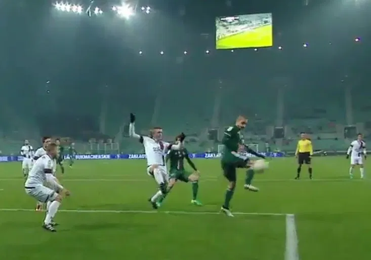 Jako na baletu! Je tohle nejkrásnější gól sezony v polské lize?
