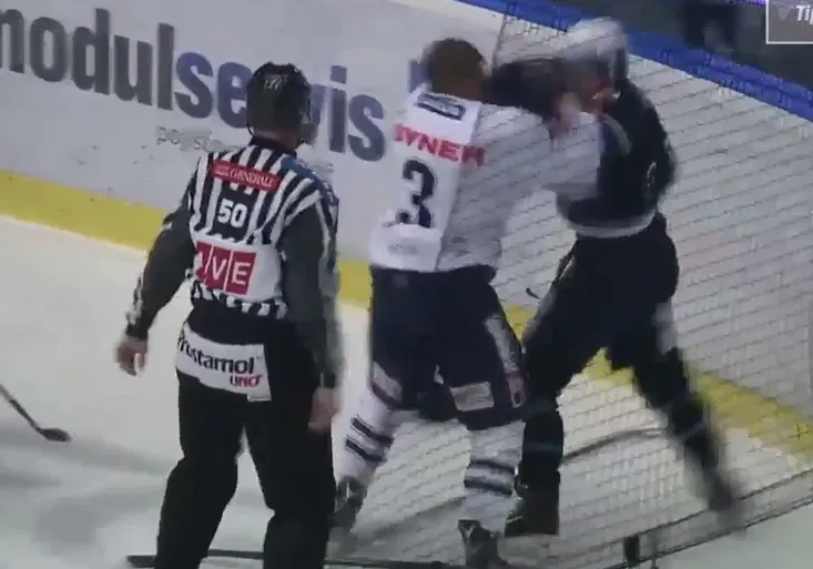 Nejlepší extraligová bitka sezony? Jak plzeňský Indrák navíc zmákl hattrick Gordieho Howea?