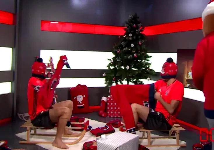Hráči Bayernu rozjeli Christmas Jumper Challenge! V čem vánoční soutěž spočívala?