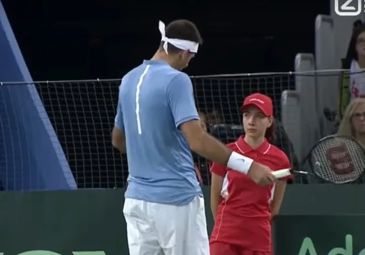 Tenisový gentleman! Del Potro pomohl mladé sběračce, kterou bolestivě zasáhl míček