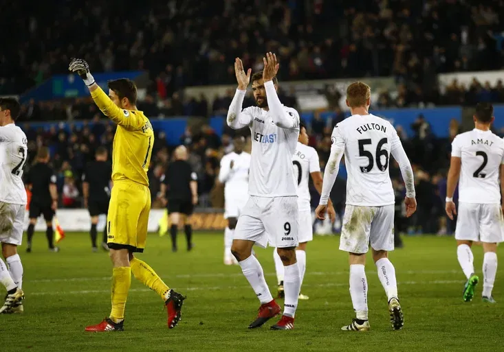 NEUVĚŘITELNÉ! Nad bláznivým vítězstvím Swansea 5:4 kroutil hlavou i Petr Čech!