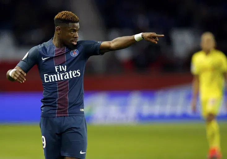 Aurier dostal od úřadů ZEĎ! Proč obránce PSG bizarně zmešká bitvu s Arsenalem?