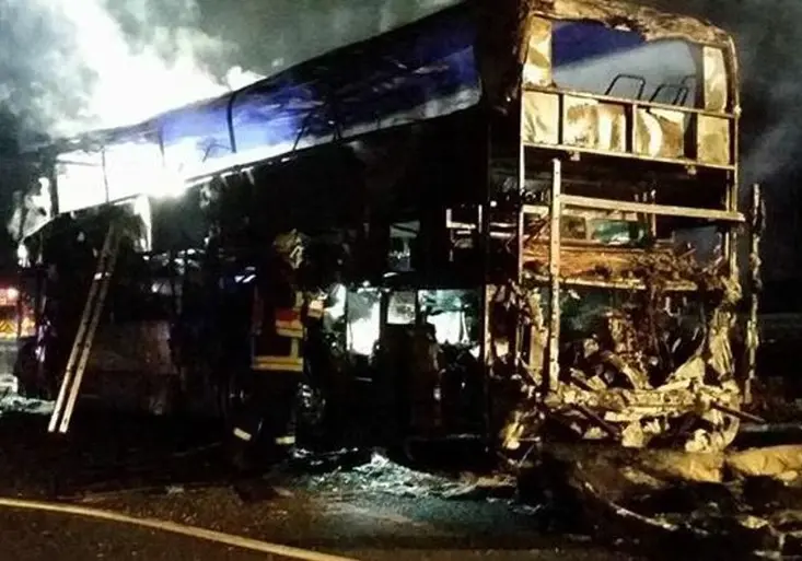 Ohnivé peklo na dálnici! Co potkalo fanoušky Bayernu při návratu z Dortmundu?