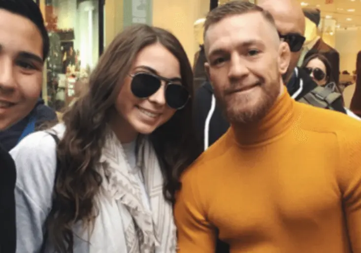 Conor McGregor dostal pořádné K.O. od ukřivděné fanynky. Kvůli fotce na sociální síti!