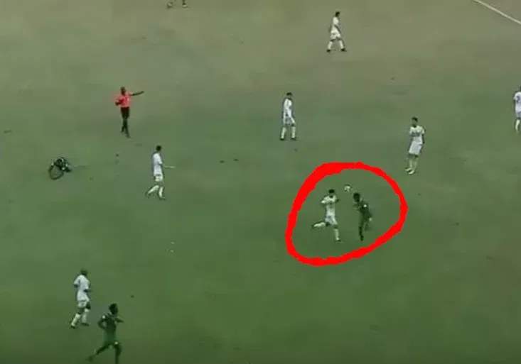 Tohle se nedělá! Iwobi z Arsenalu nevídaným trikem zesměšnil protihráče