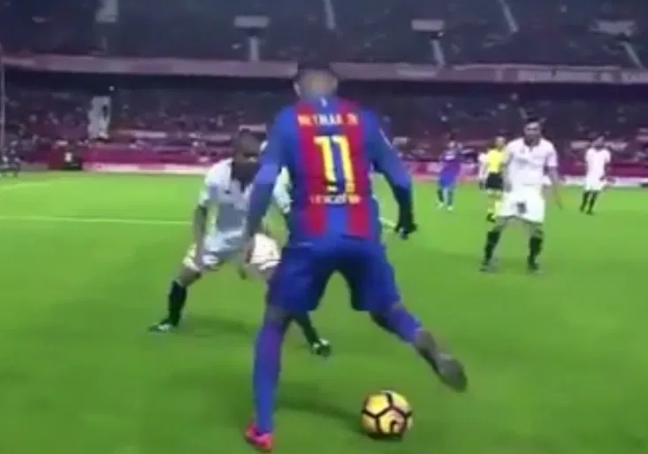 Neymarova finta roku! Podívejte se, co vymyslel na soupeře v Seville?