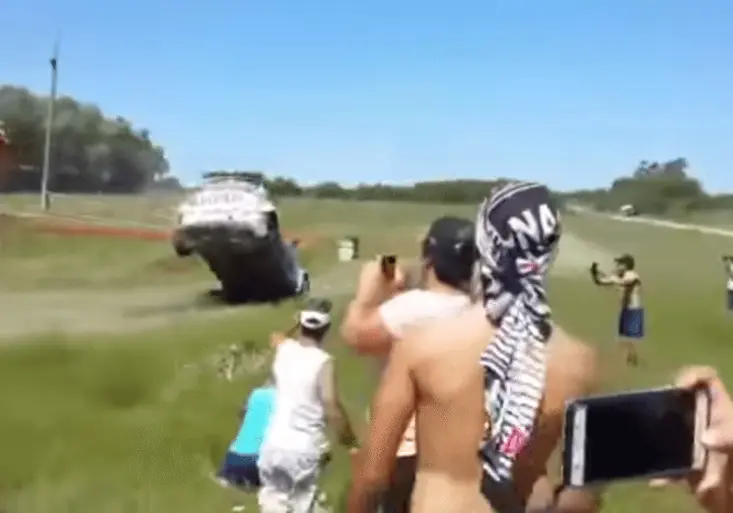 VIDEO: Bývalá tenisová hvězda v rallye jen o vlásek unikla smrti při strašlivé nehodě!