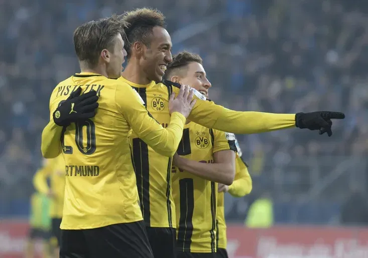 To je odpověď! Odstavený Aubameyang se vrátil famózním hattrickem za 27 minut
