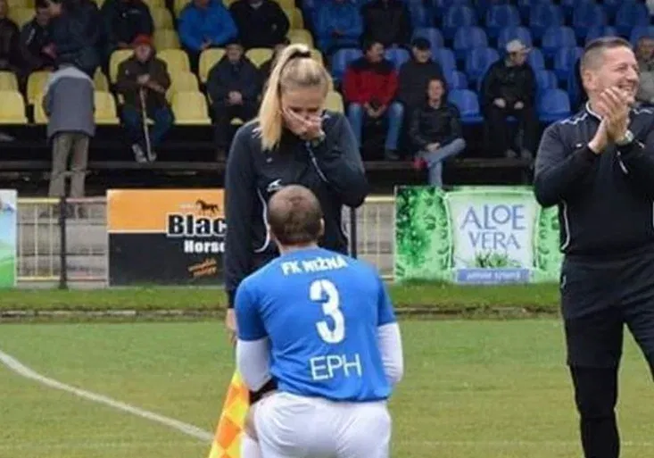 To je romantika! Slovák požádal rozhodčí při zápase o ruku! Co na to nevěsta?