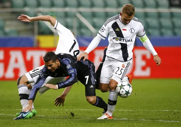 Hloušek a spol. ubránili Ronalda. Legia získala s Realem senzační bod