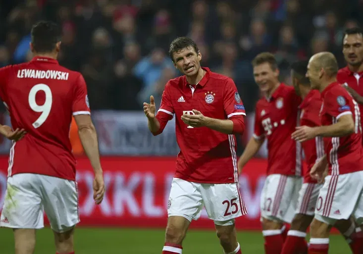 Liga mistrů v O2 TV. Které týmy dnes mohou slavit postup do osmifinále?