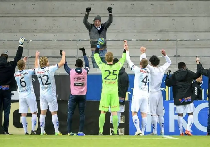 Děkovačka s jediným fanouškem? Vítězná oslava ve Švédsku se stala hitem internetu!