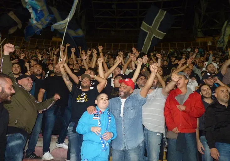 Nádherné gesto! Ultras Neapole splnili sen klukovi trpícímu rakovinou